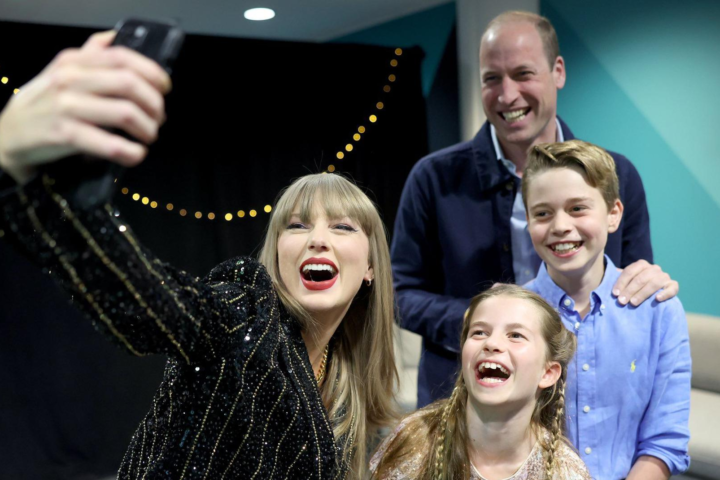 Taylor Swift took a great royal photo with the Prince of Wales, Prince George, and Princess Charlotte before her Wembley show.