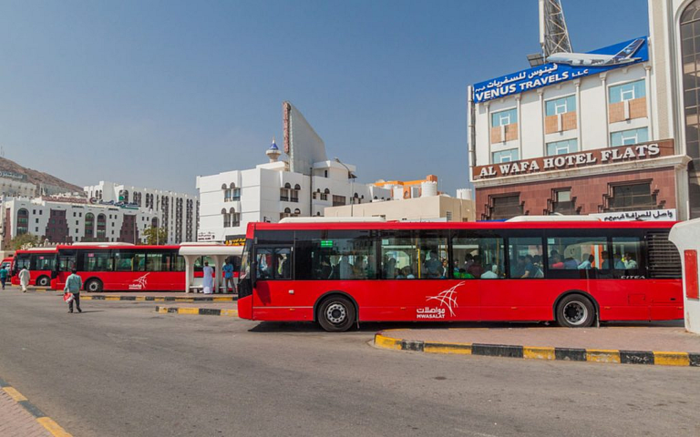 Oman, a country rich in natural beauty and history, is easily accessible from the UAE via a variety of transit routes.