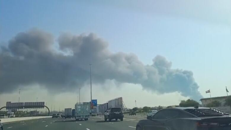 A startling occurrence occurred on Sunday morning at four artificial flower warehouses in Sharjah's Industrial Area 17.